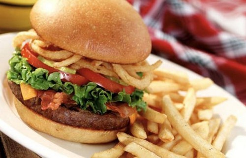 Фастфуд - одна из причин гастрита